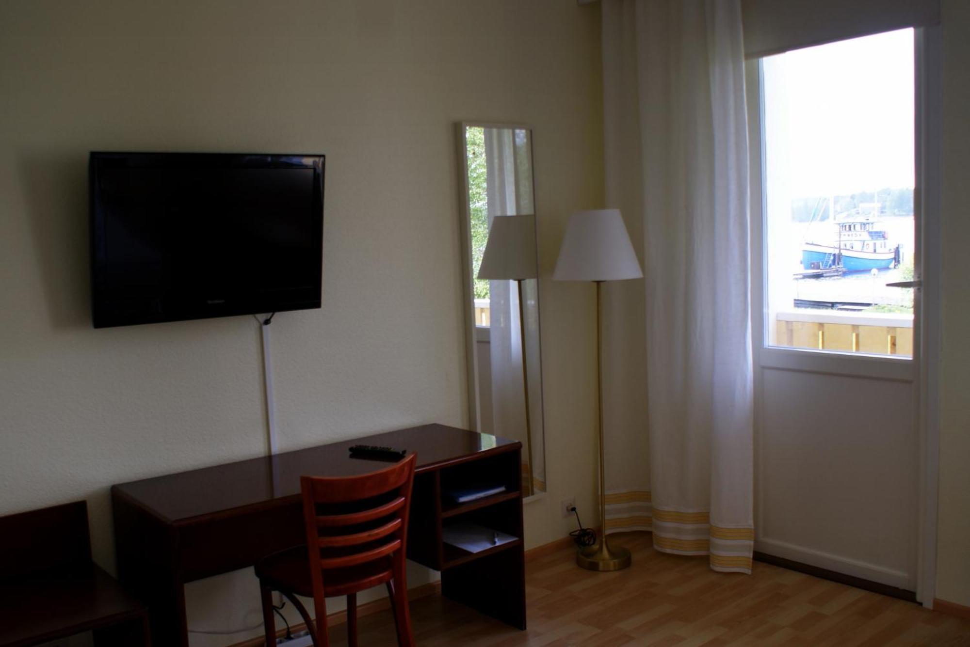 Hotel Sea Front Raseborg Ngoại thất bức ảnh