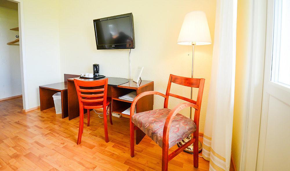 Hotel Sea Front Raseborg Ngoại thất bức ảnh